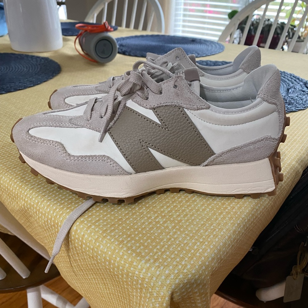 New Balance 327 size 9 worn a couple times